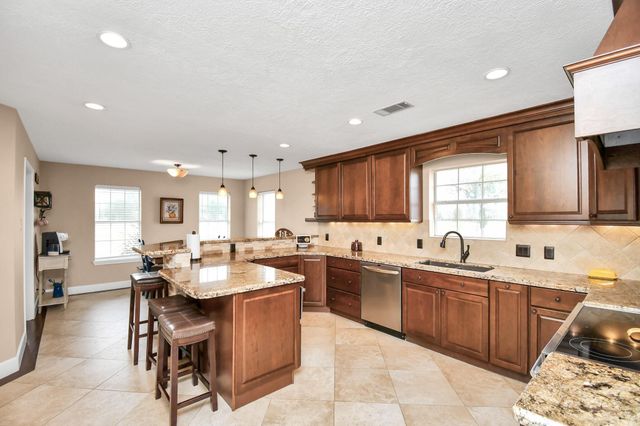 8114 Beach Haven Drive, Baytown, TX 77523