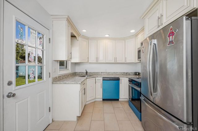 82 Pengon Circle, East Meadow, NY 11554