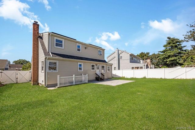 82 Pengon Circle, East Meadow, NY 11554