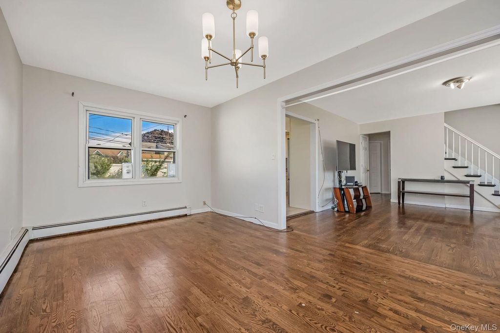 82 Pengon Circle, Carle Place, NY 11554 — photo 5