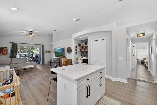 5209 ABBEY PARK AVENUE, Tampa, FL 33647