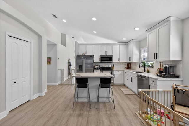 5209 ABBEY PARK AVENUE, Tampa, FL 33647