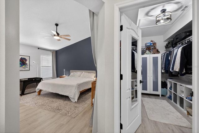 5209 ABBEY PARK AVENUE, Tampa, FL 33647