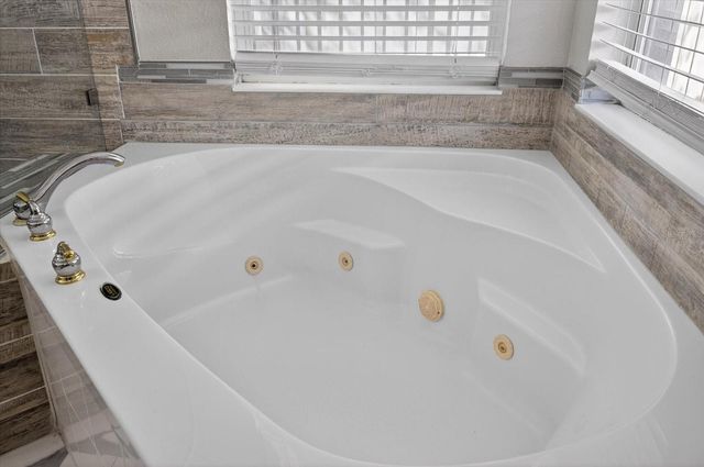 5209 ABBEY PARK AVENUE, Tampa, FL 33647