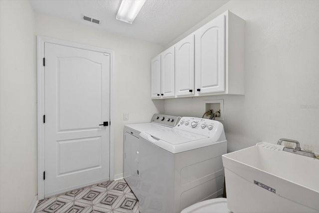 5209 ABBEY PARK AVENUE, Tampa, FL 33647