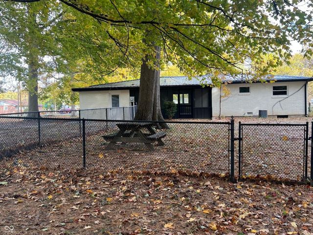 1004 N Virginia Street N, Rockville, IN 47872