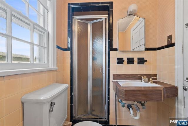 433 Mount Pleasant Avenue, West Orange, NJ 07052