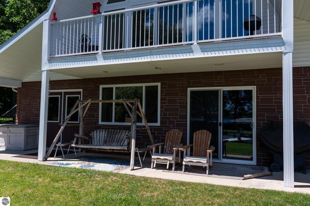 1032 Crown Point Drive, Lake Isabella, MI 48893