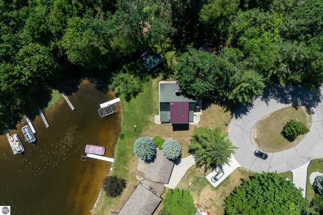 1032 Crown Point Drive, Lake Isabella, MI 48893