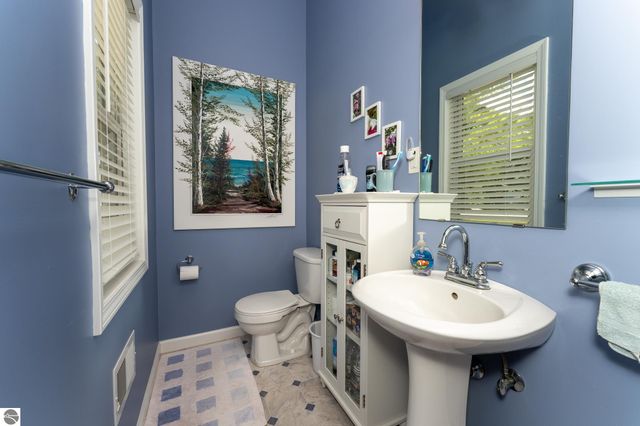 1032 Crown Point Drive, Lake Isabella, MI 48893