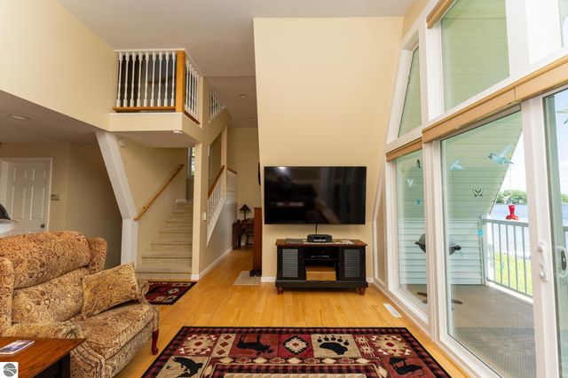 1032 Crown Point Drive, Lake Isabella, MI 48893
