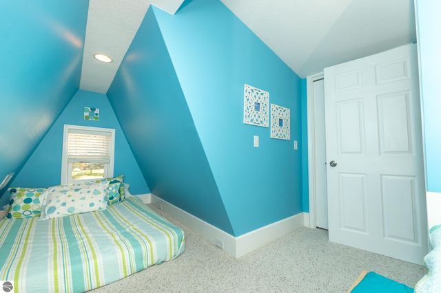 1032 Crown Point Drive, Lake Isabella, MI 48893