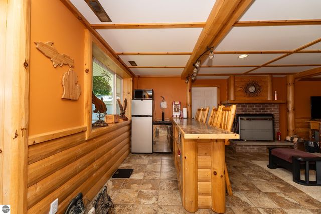 1032 Crown Point Drive, Lake Isabella, MI 48893