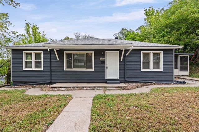 11400 E 11TH Street S, Independence, MO 64054