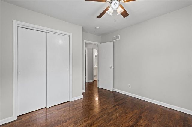 11400 E 11TH Street S, Independence, MO 64054