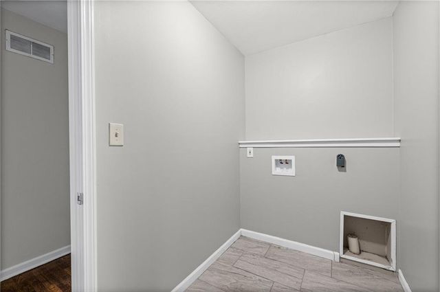 11400 E 11TH Street S, Independence, MO 64054
