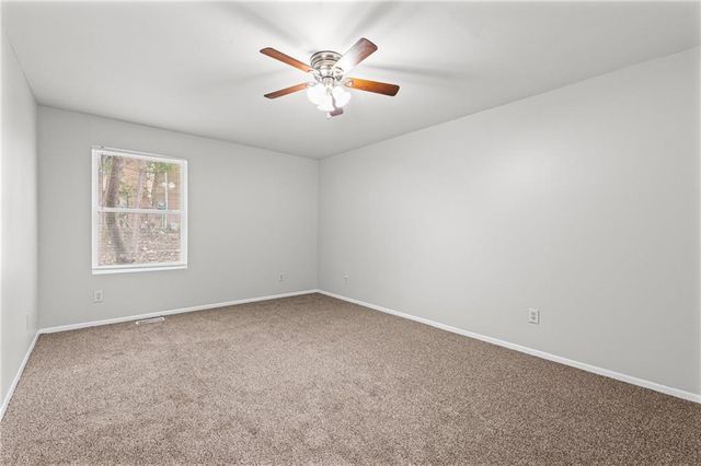 11400 E 11TH Street S, Independence, MO 64054