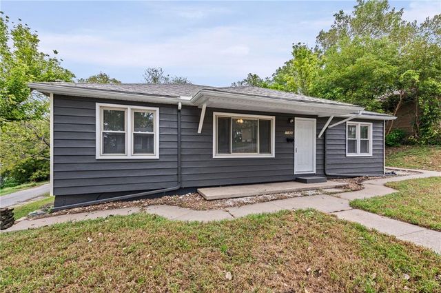 11400 E 11TH Street S, Independence, MO 64054