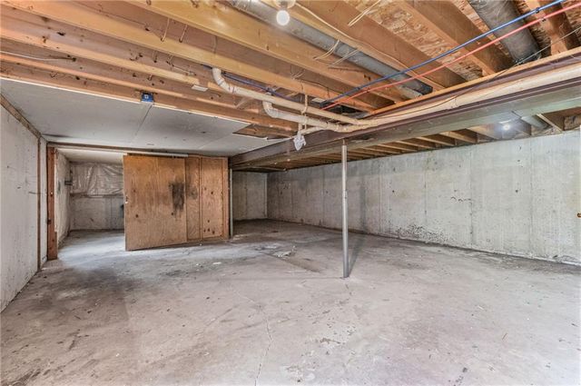 11400 E 11TH Street S, Independence, MO 64054