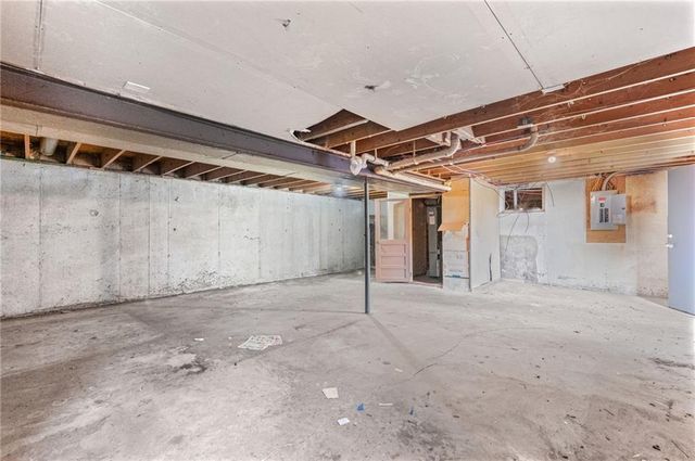 11400 E 11TH Street S, Independence, MO 64054