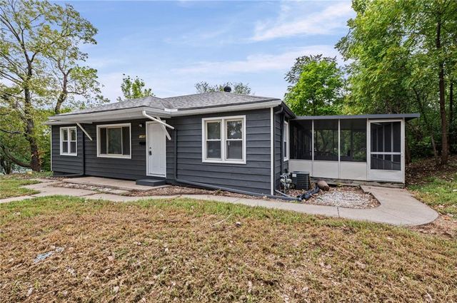 11400 E 11TH Street S, Independence, MO 64054
