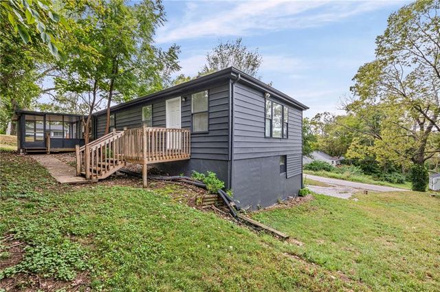 11400 E 11TH Street S, Independence, MO 64054