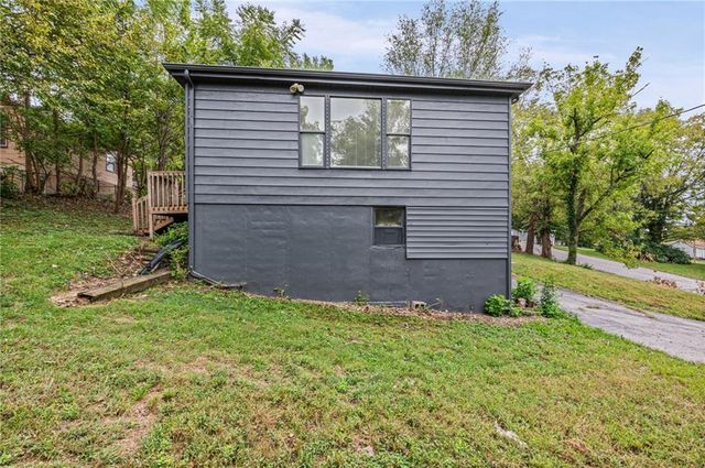 11400 E 11TH Street S, Independence, MO 64054