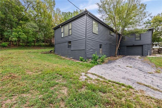11400 E 11TH Street S, Independence, MO 64054