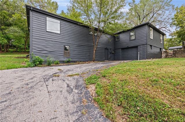 11400 E 11TH Street S, Independence, MO 64054