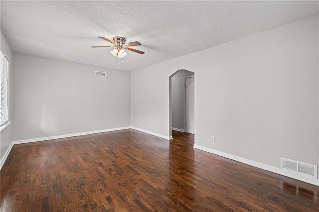 11400 E 11TH Street S, Independence, MO 64054
