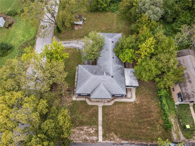 11400 E 11TH Street S, Independence, MO 64054
