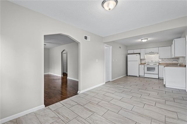 11400 E 11TH Street S, Independence, MO 64054
