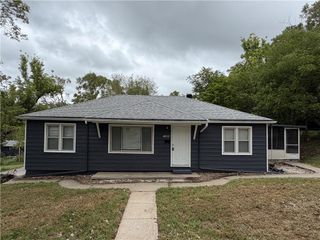 11400 E 11TH Street S, Independence, MO 64054