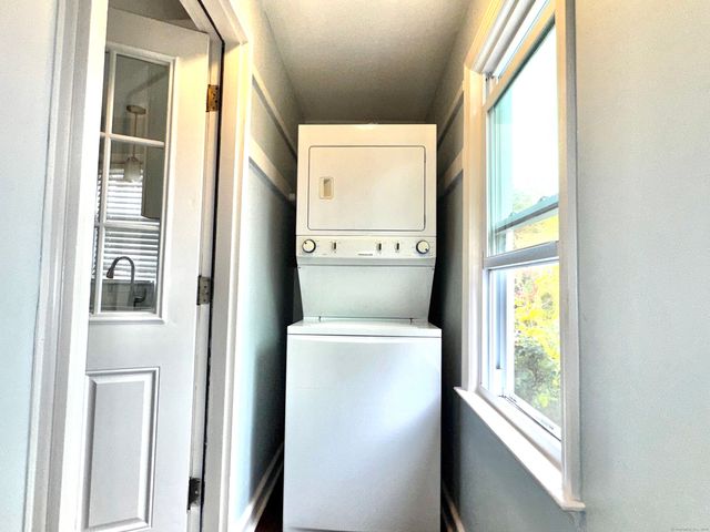 158 Louisiana Avenue, Bridgeport, CT 06610