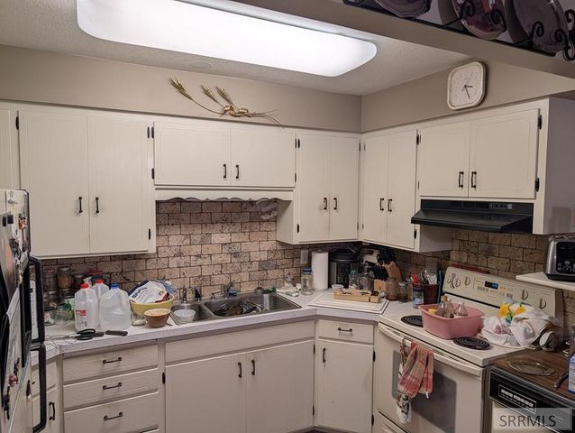 2206 Meadow Street, Idaho Falls, ID 83401