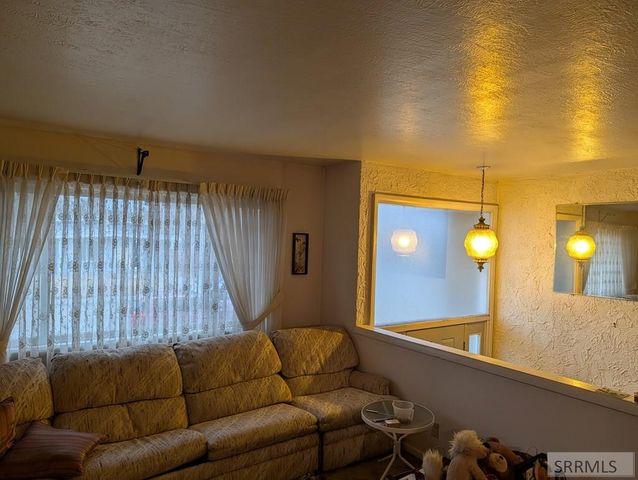 2206 Meadow Street, Idaho Falls, ID 83401