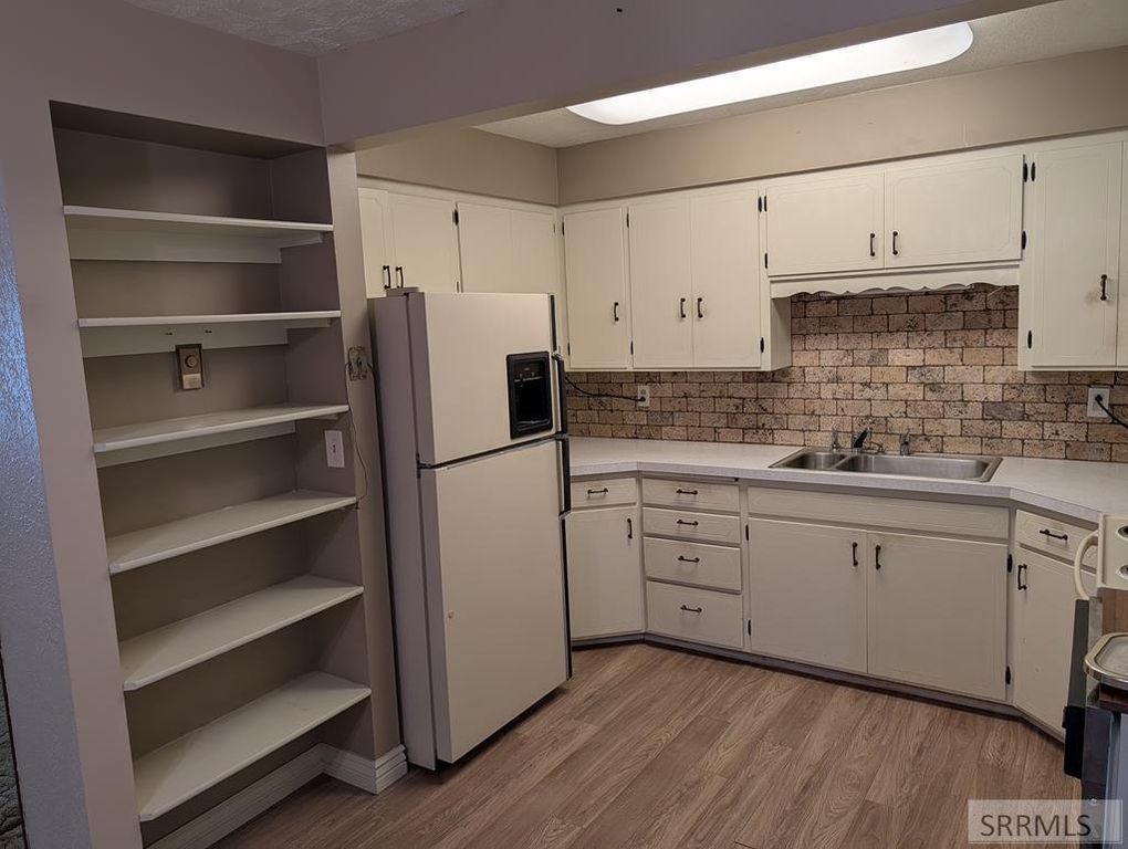 Image 2 of property listing at 2206 Meadow Street, Idaho Falls, ID 83401