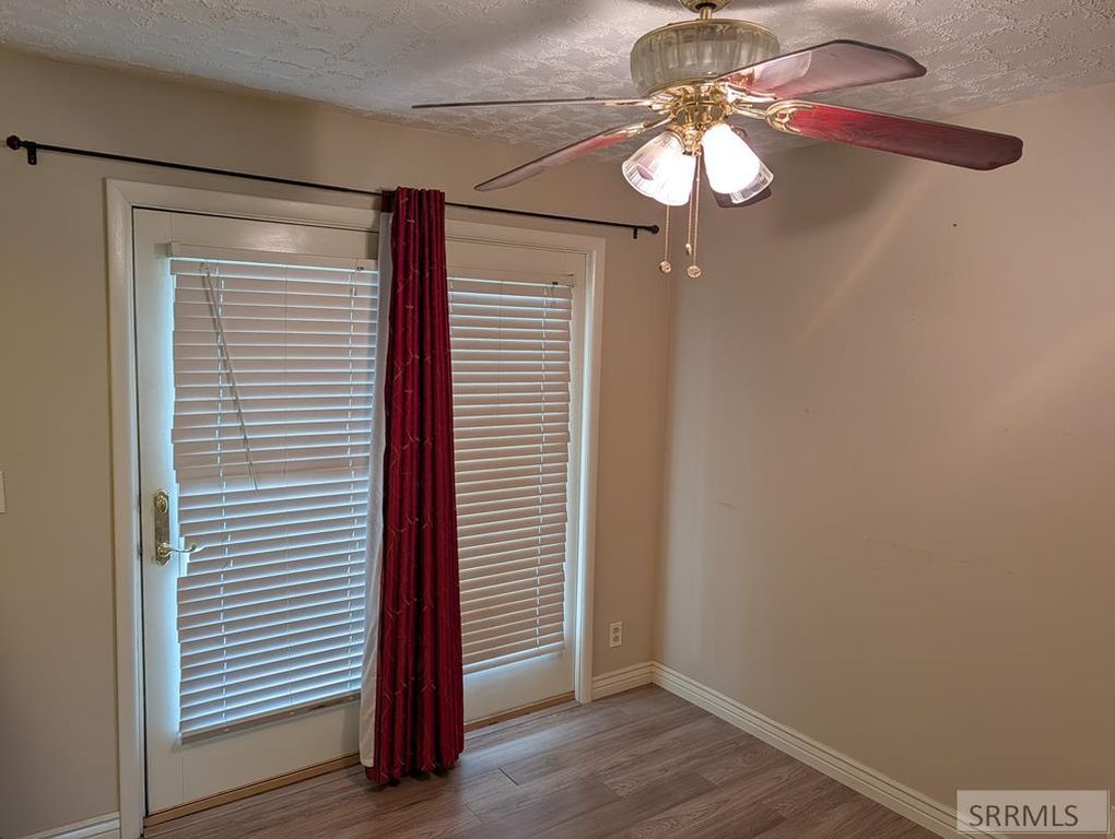 Image 6 of property listing at 2206 Meadow Street, Idaho Falls, ID 83401