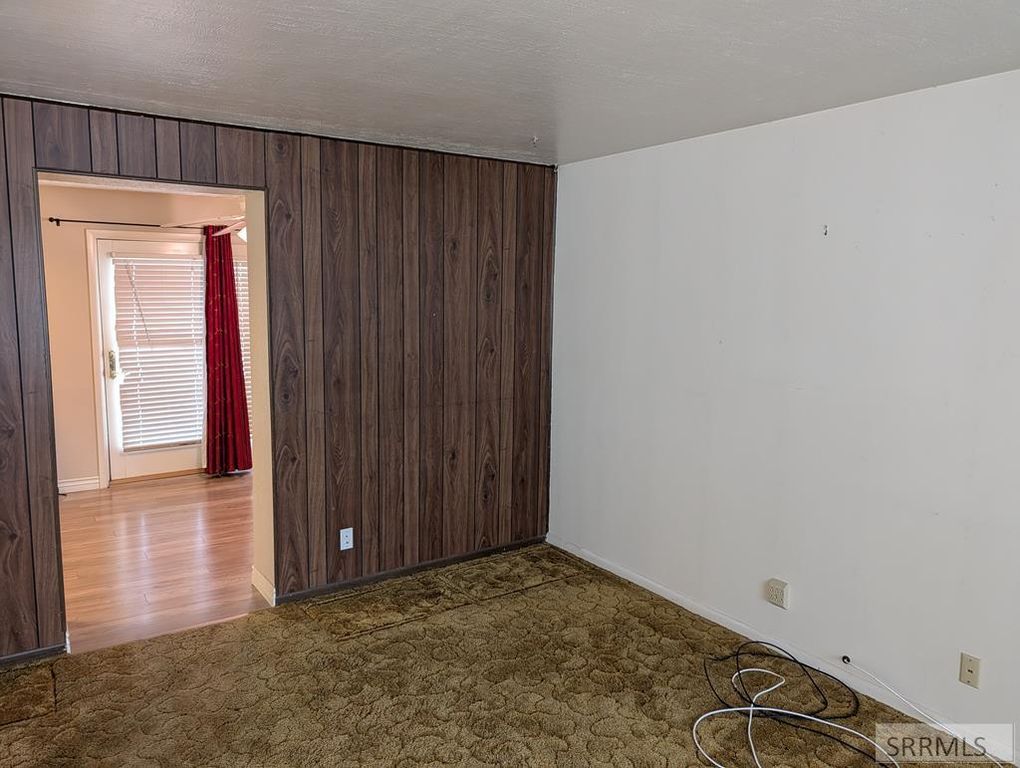 Image 7 of property listing at 2206 Meadow Street, Idaho Falls, ID 83401