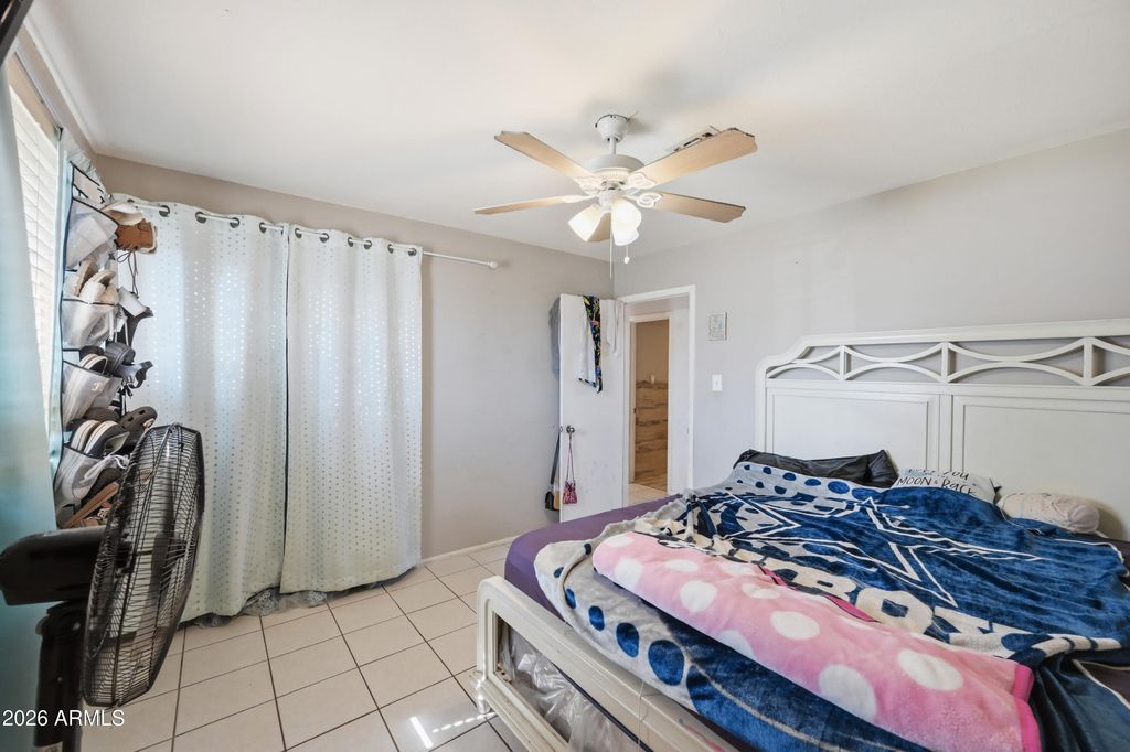 Image 16 of property listing at 4832 W EARLL Drive, Phoenix, AZ 85031