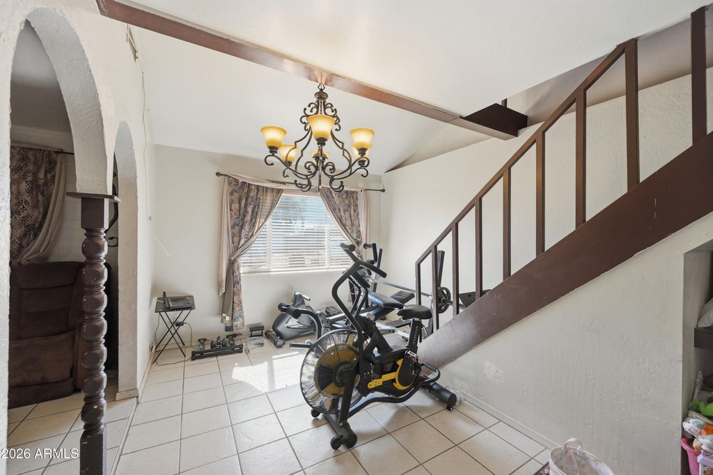 Image 7 of property listing at 4832 W EARLL Drive, Phoenix, AZ 85031