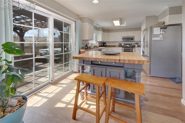 17220 Mountain Lake Drive, Monument, CO 80132