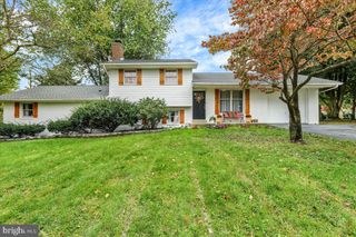 1 BRADFORD ST, Palmyra, PA 17078