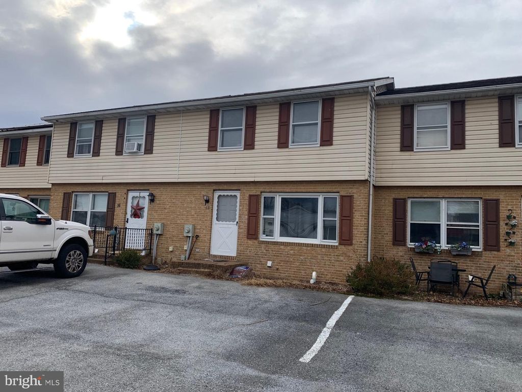 18 NINTH W, Waynesboro, PA 17268