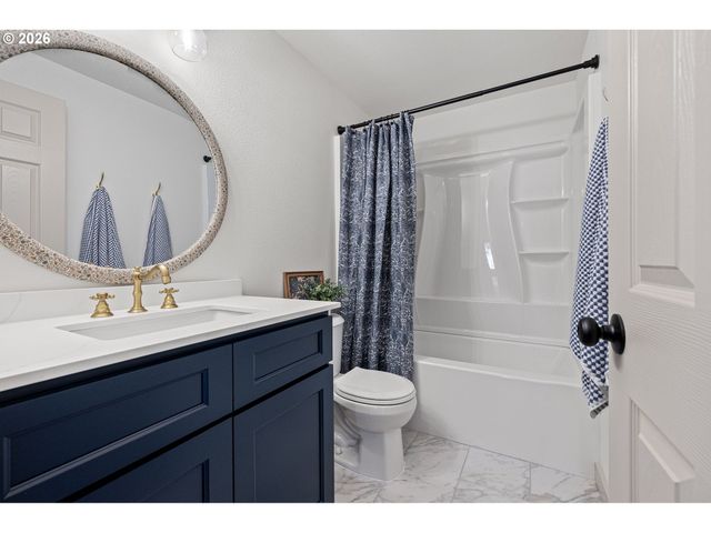 1550 S St, Springfield, OR 97477