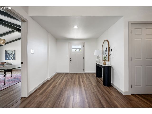 1550 S St, Springfield, OR 97477