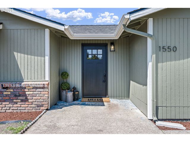 1550 S St, Springfield, OR 97477