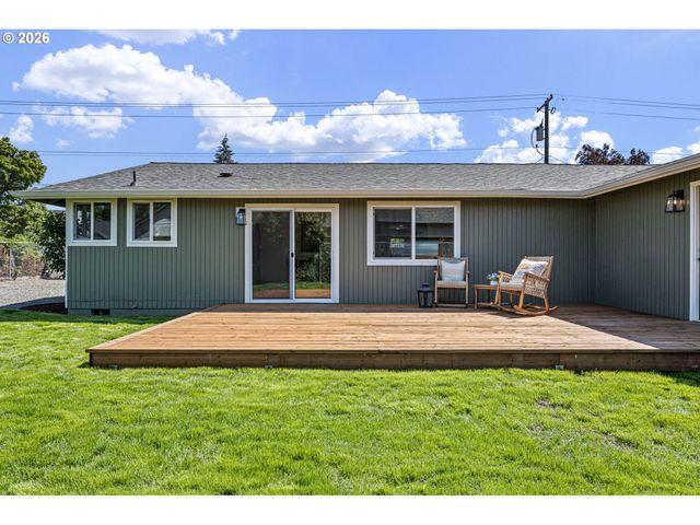1550 S St, Springfield, OR 97477