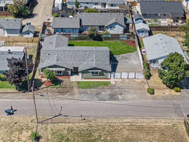 1550 S St, Springfield, OR 97477