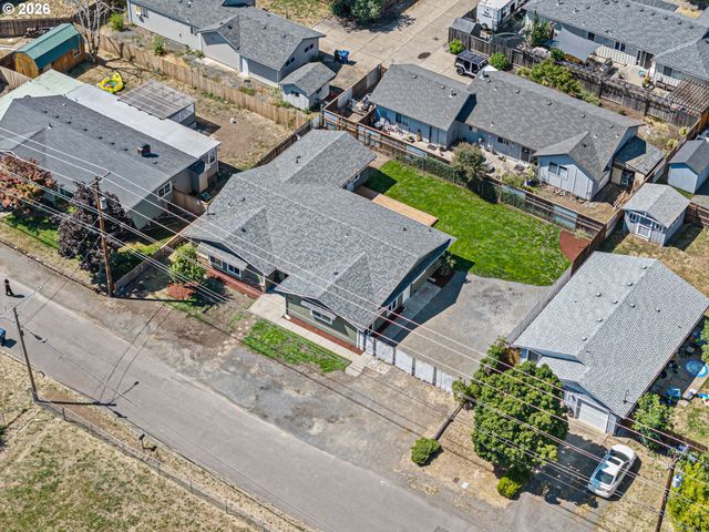1550 S St, Springfield, OR 97477